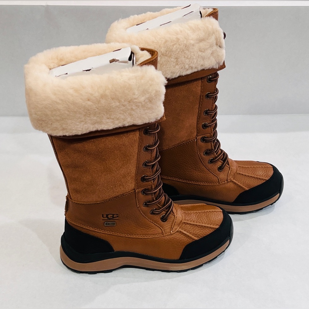 Ugg Women’s Adirondack Tall III Snow Boot Size 5